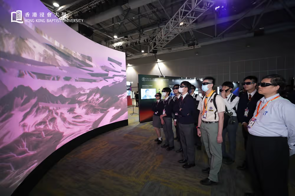 School students with 3D glasses watching Horizon 25, Jumpstarter 2025