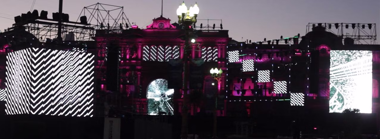 Night documentation of the façade screens