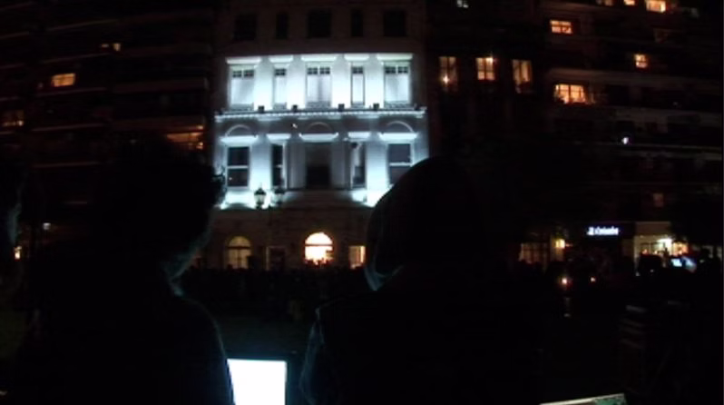 Projection tests on the façade during setup