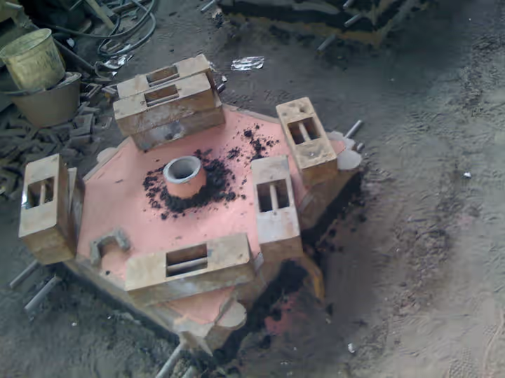 Construction detail from the casting and base-making process